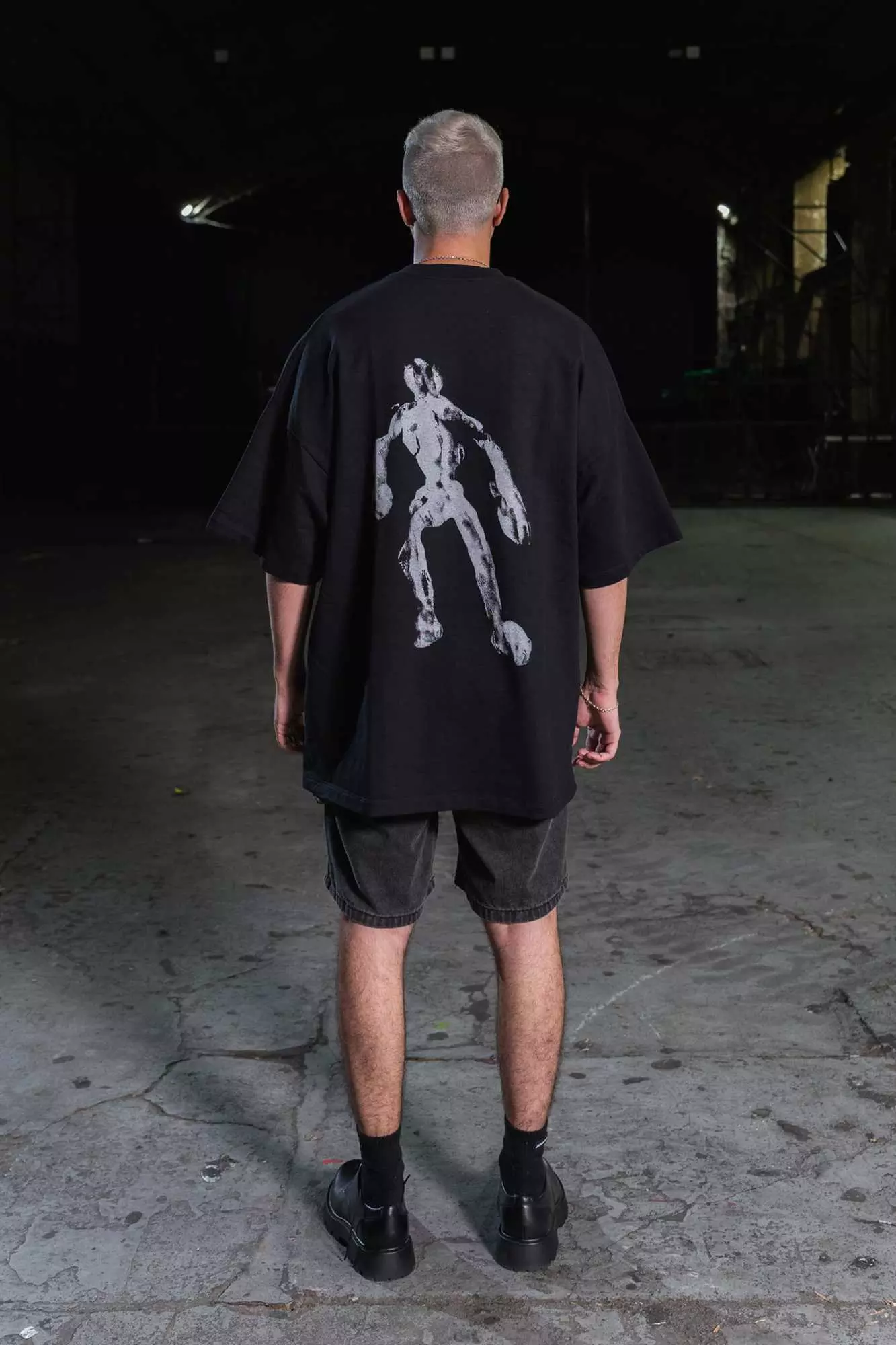 Remera negra H - D04