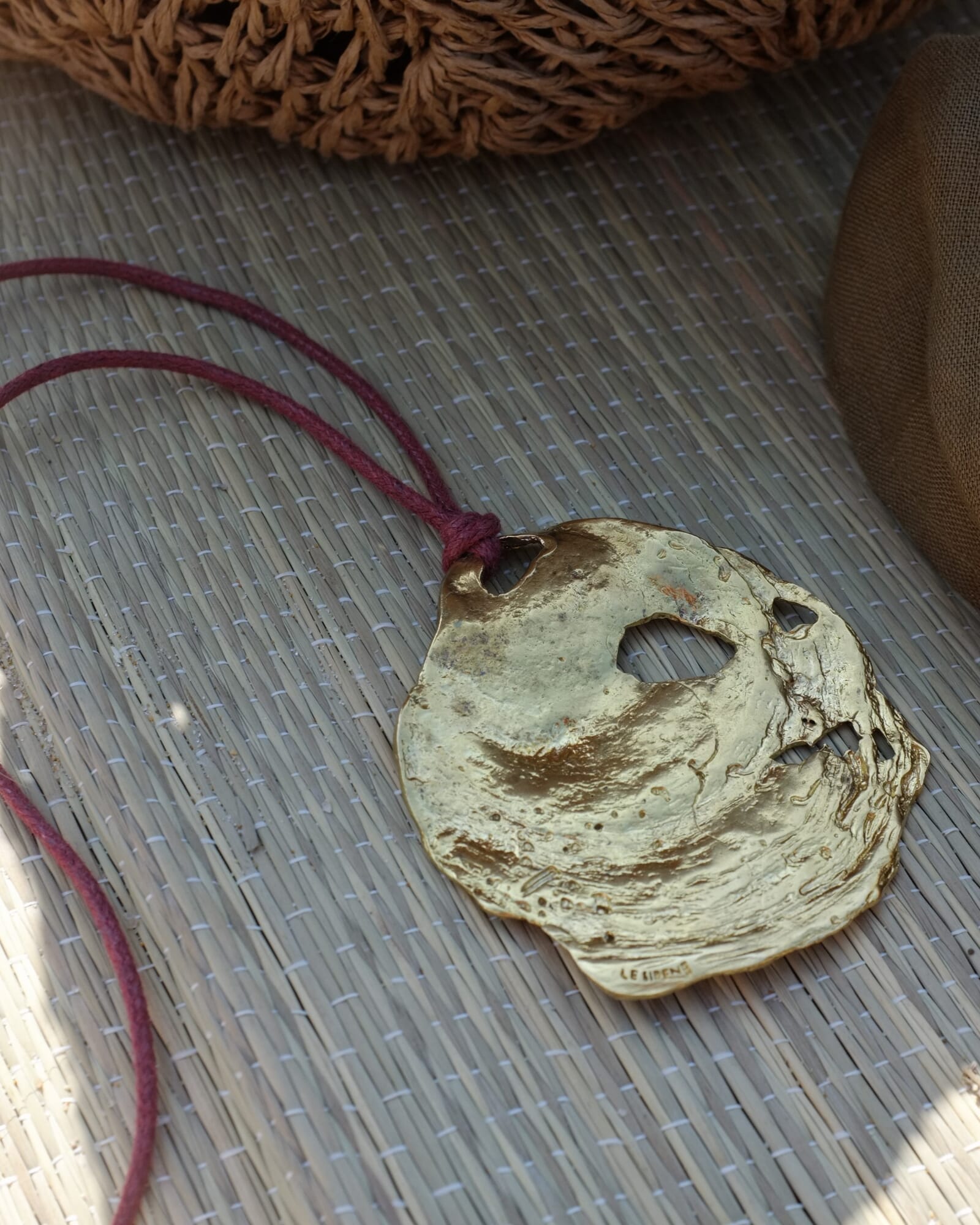 COLLAR OSTRA
