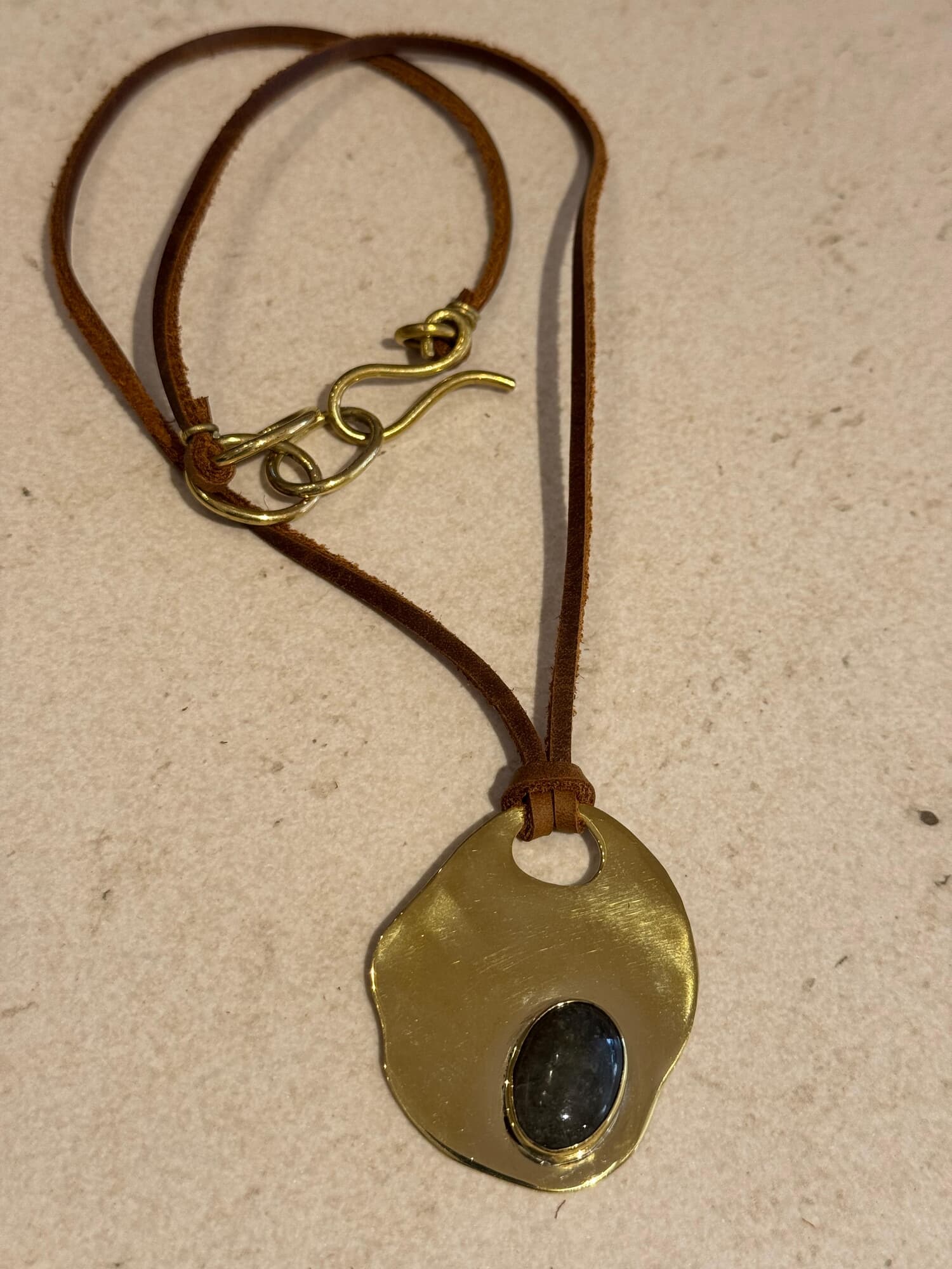 COLLAR PIEDRA