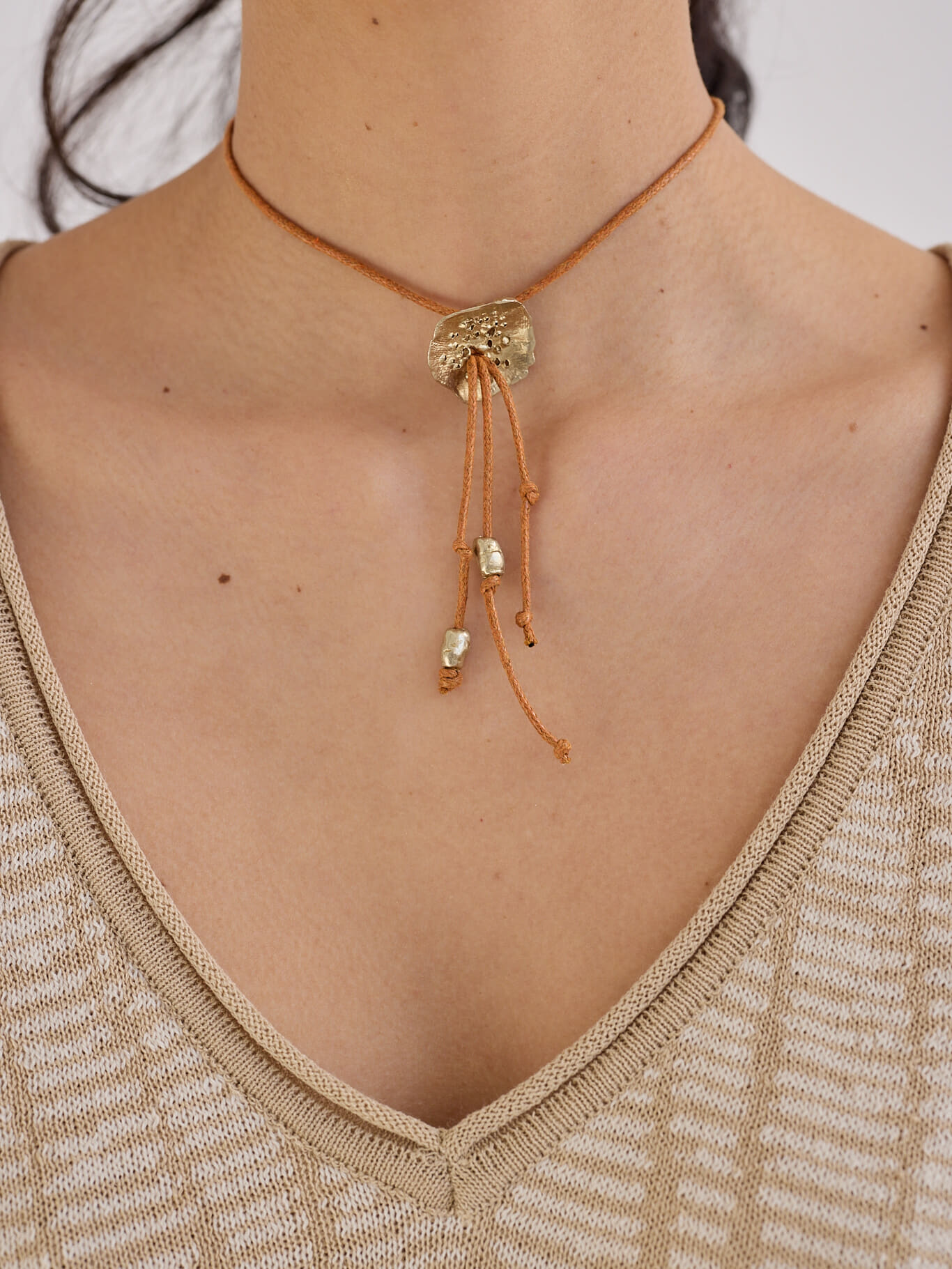 COLLAR MEDUSA ABSTRACT