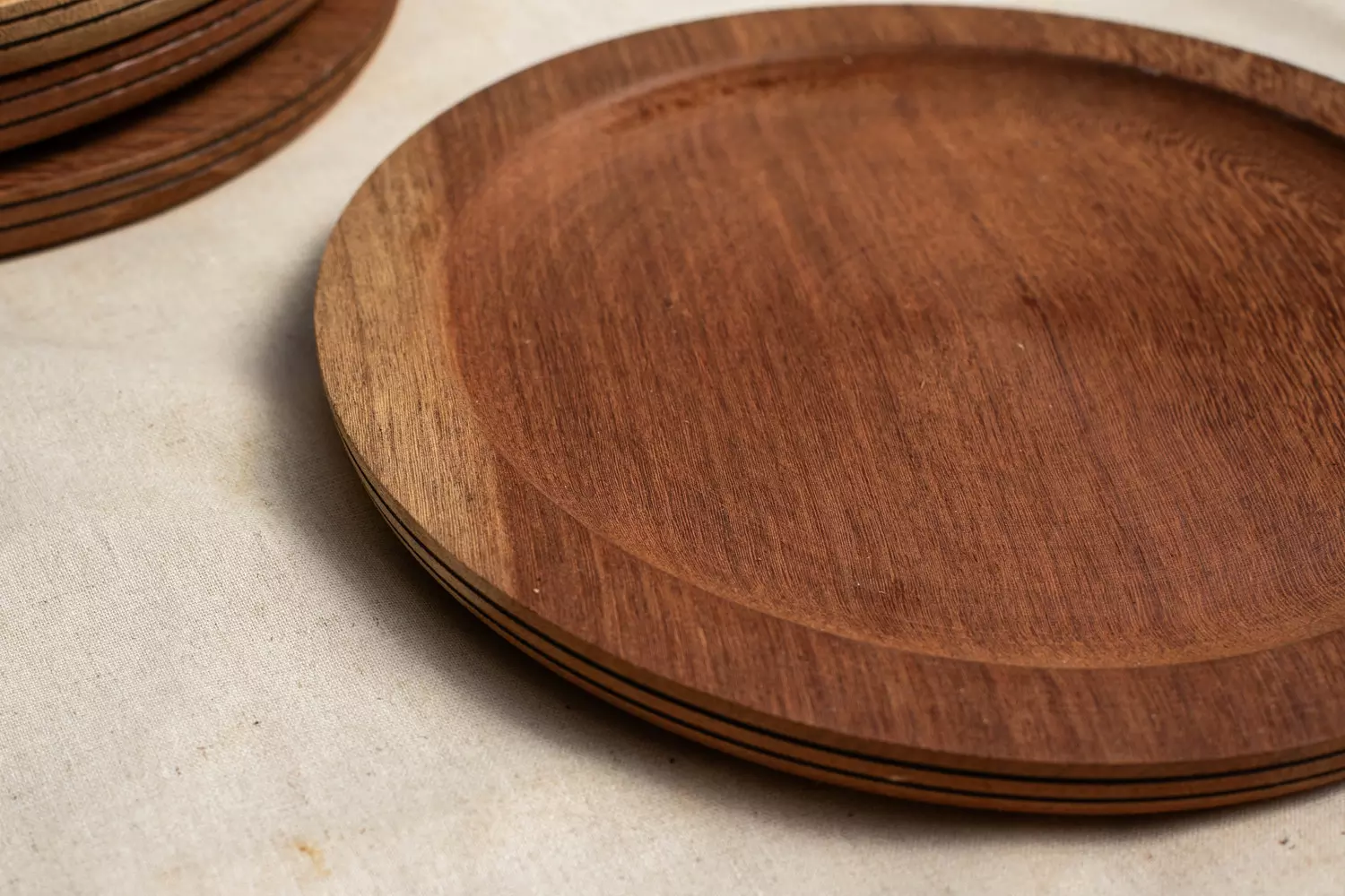 Platos de madera chicos